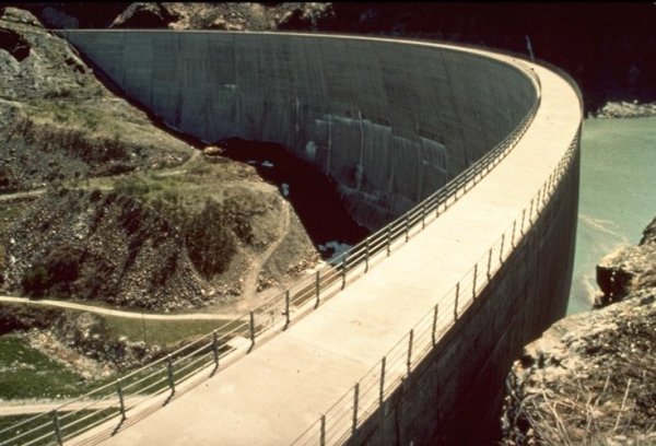 Figure 23 - Barrage de Toules